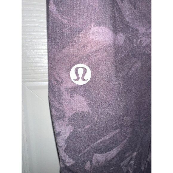 Lululemon Reversible HugโYour Core Super High Rise Tight 28" Sz 6 - Picture 12 of 16